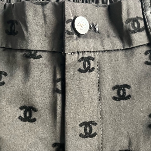 Chic Designer Black Patterned Pants - Picture 4 of 7